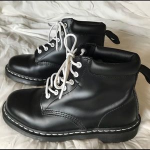 Dr. Martens us size 9